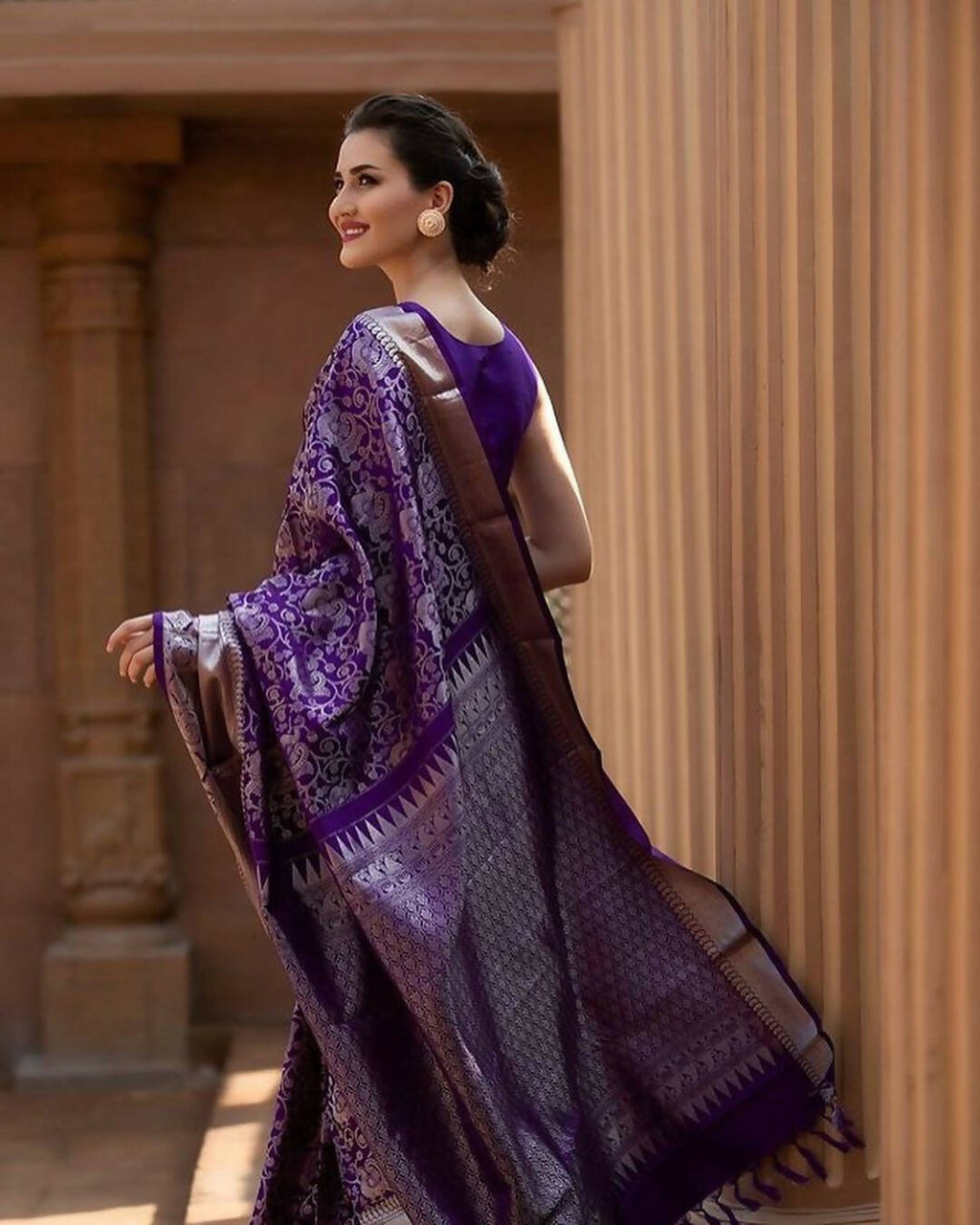 DEIANA'S Beautiful Designer Golden zari Soft Lichi Silk Saree - Majenta