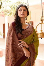 Joban Fashion Grass Green Crepe Chiffon Pure Handloom Banarasi Silk Saree
