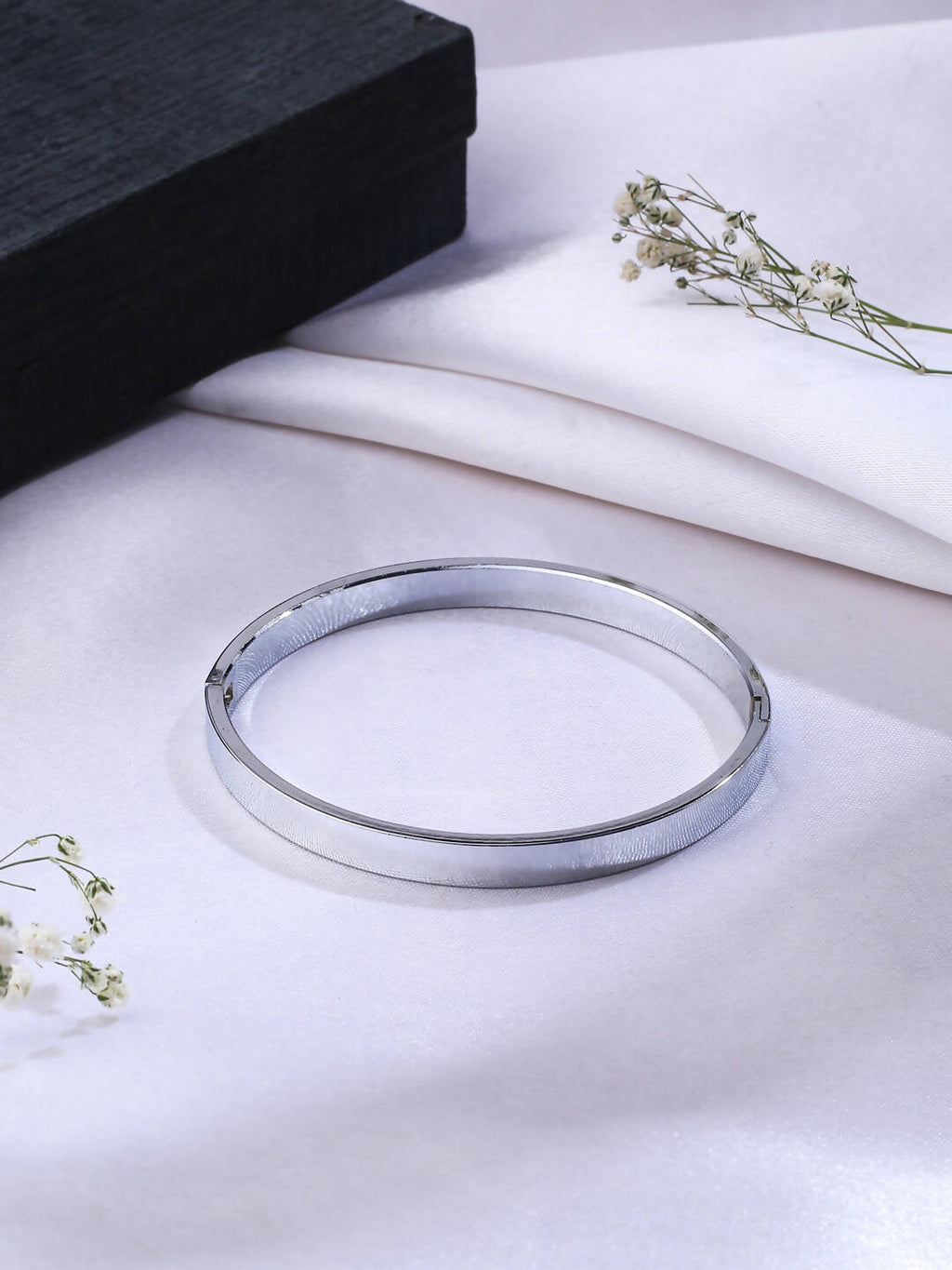 NVR Men's Silver Metal Interlock Kada Bracelet - Distacart