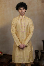 Semi Pattu Gold Padmajaal Kurta Set By Hilo Design