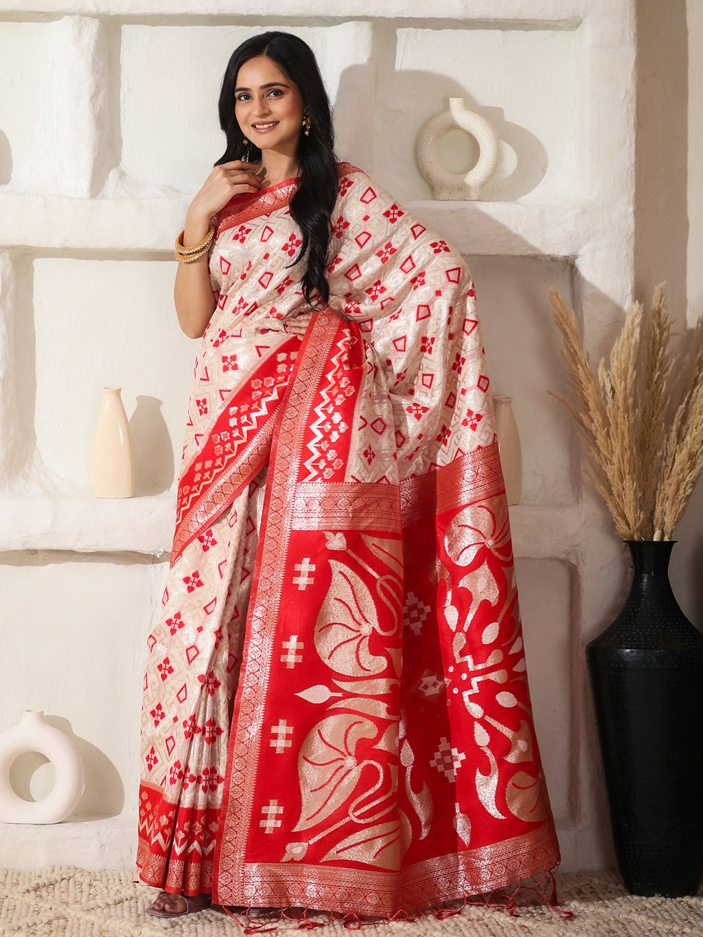 Shree Shyam Fashion Linen Cotton Red & White Saree - Distacart