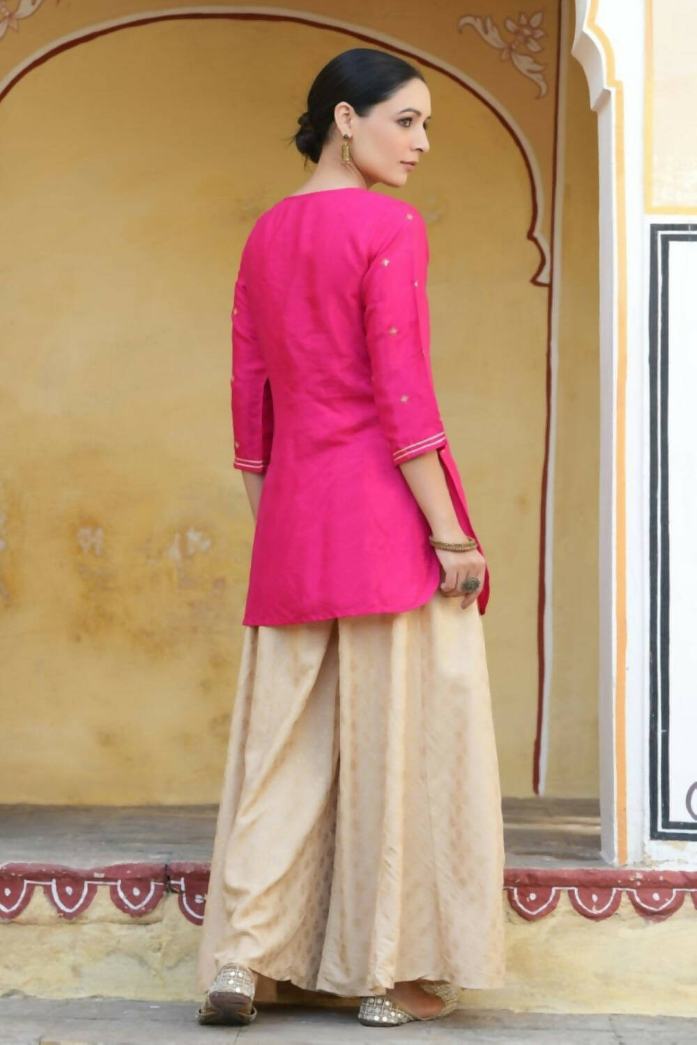 Juniper Women Fuchsia Shantoon Embroidered Straight Tunic