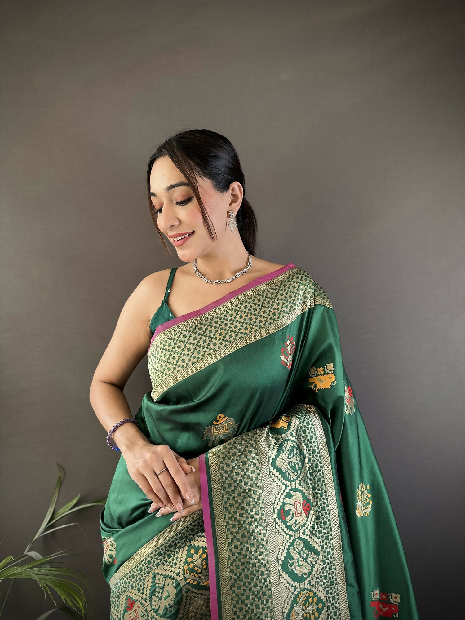 Joban Fashion Green Elephant & Floral Motifs Soft Lichi Silk Banarasi Saree - Distacart