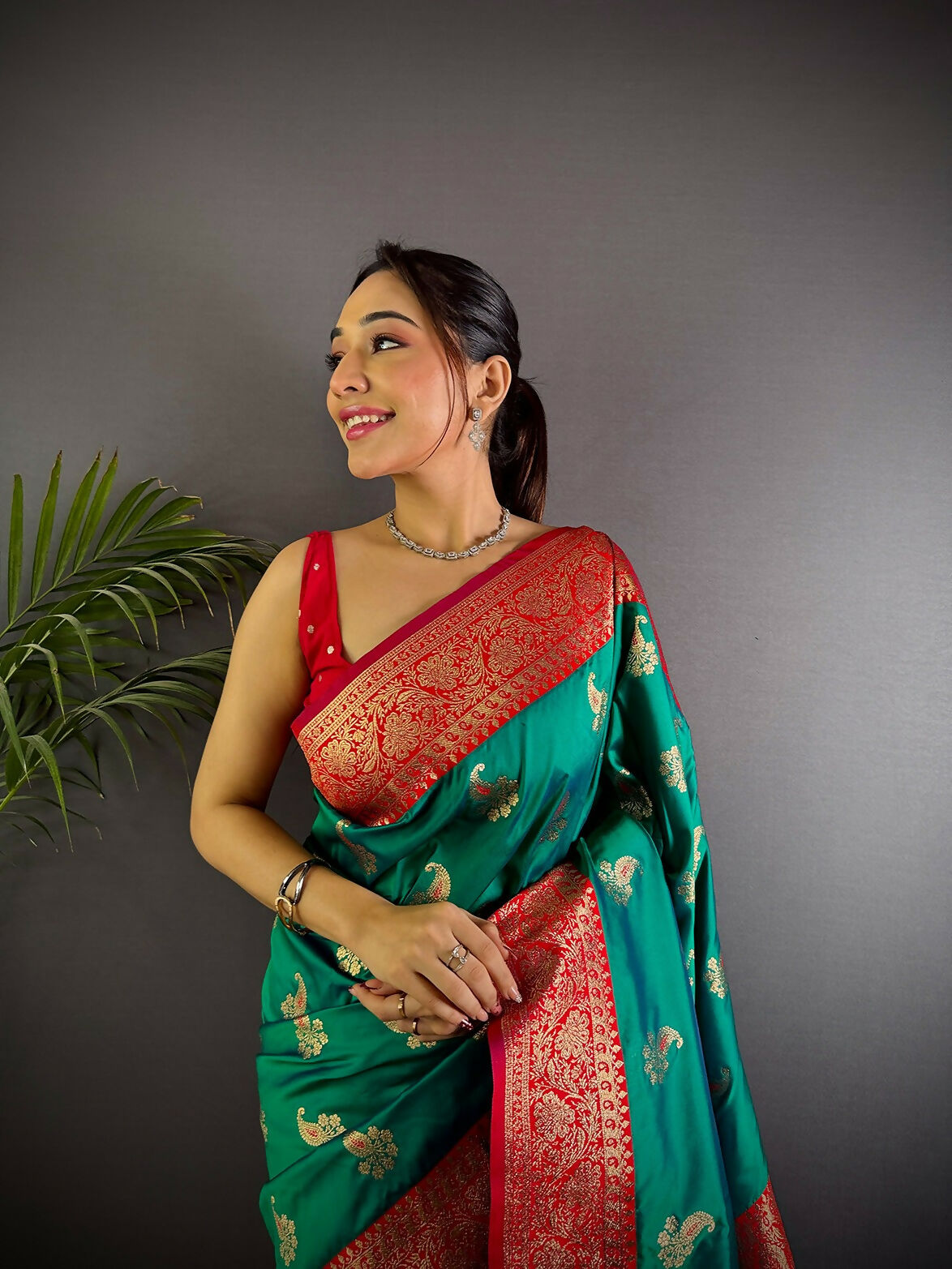 Joban Fashion Banarasi Green Woven Butti Soft Silk Saree - Distacart