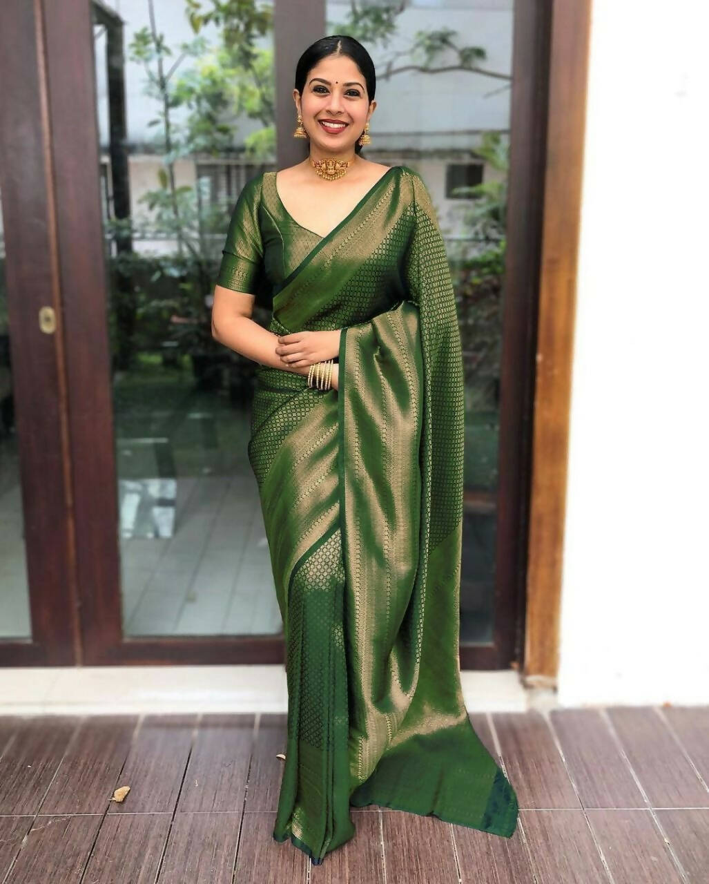 DEIANA'S Beautiful Designer Golden zari Soft Lichi Silk Saree - Green