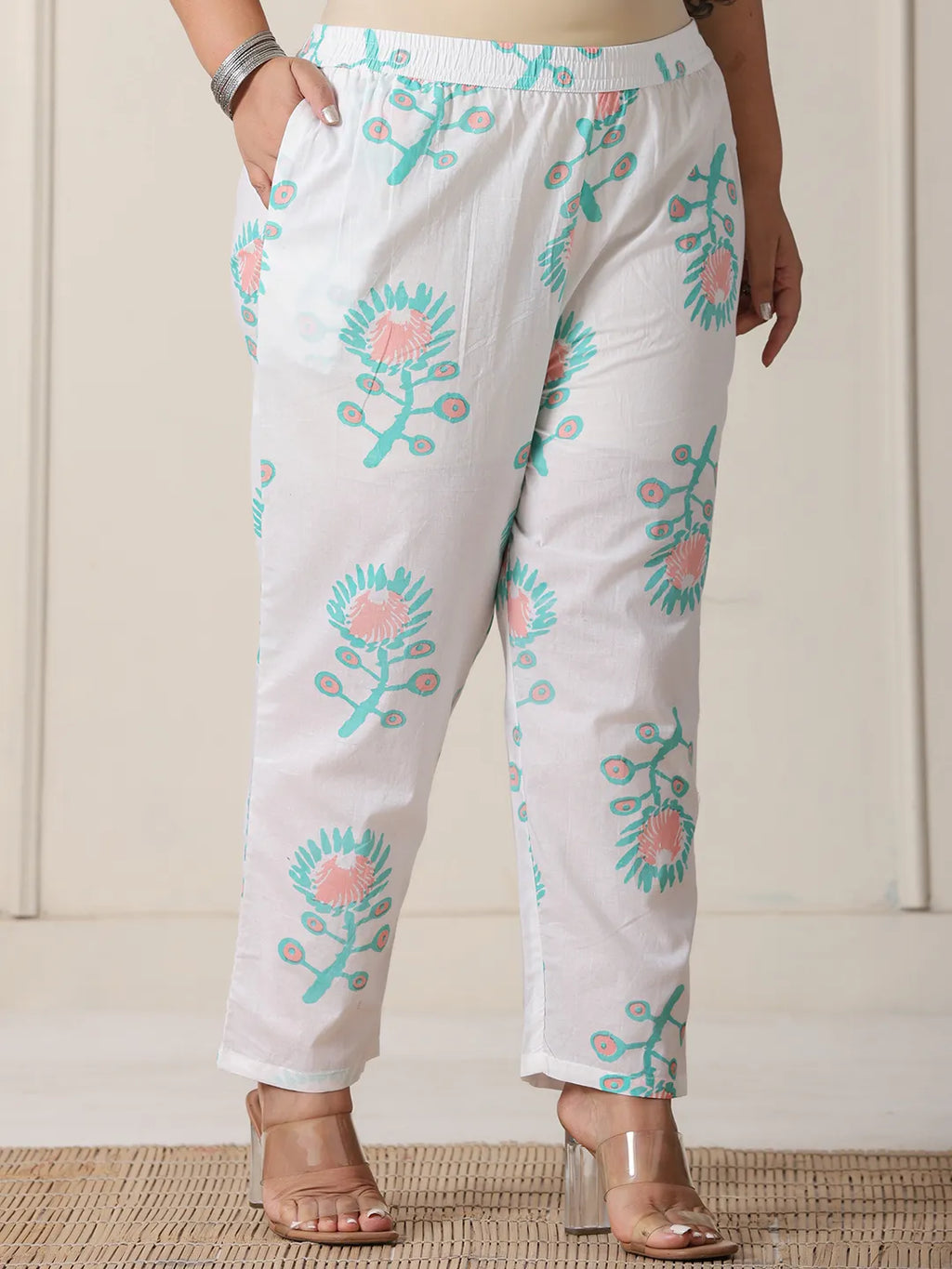 Yufta White And Blue Cotton Straight Plus Size Kurta Pant Dupatta Set