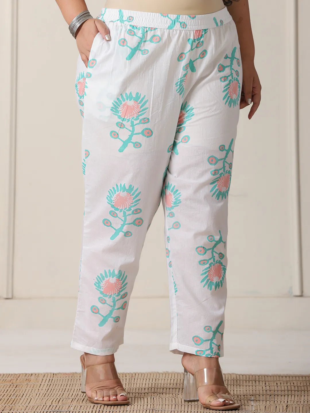Yufta White And Blue Cotton Straight Plus Size Kurta Pant Dupatta Set