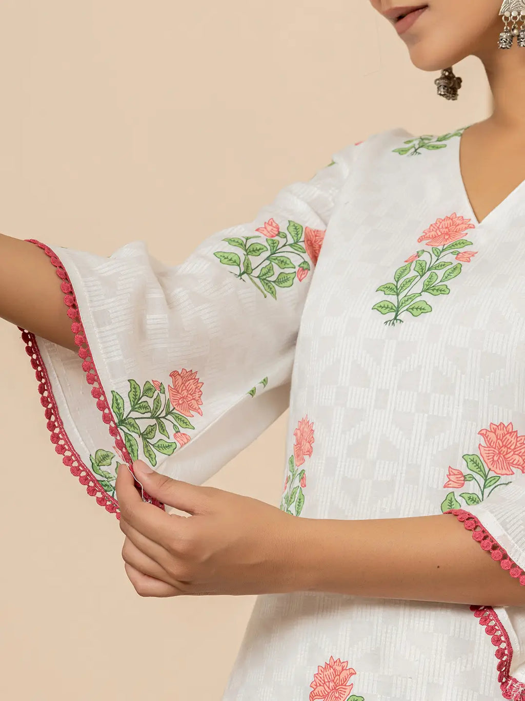 Yufta White And Red Cotton Floral Print Kurta Dupatta Set