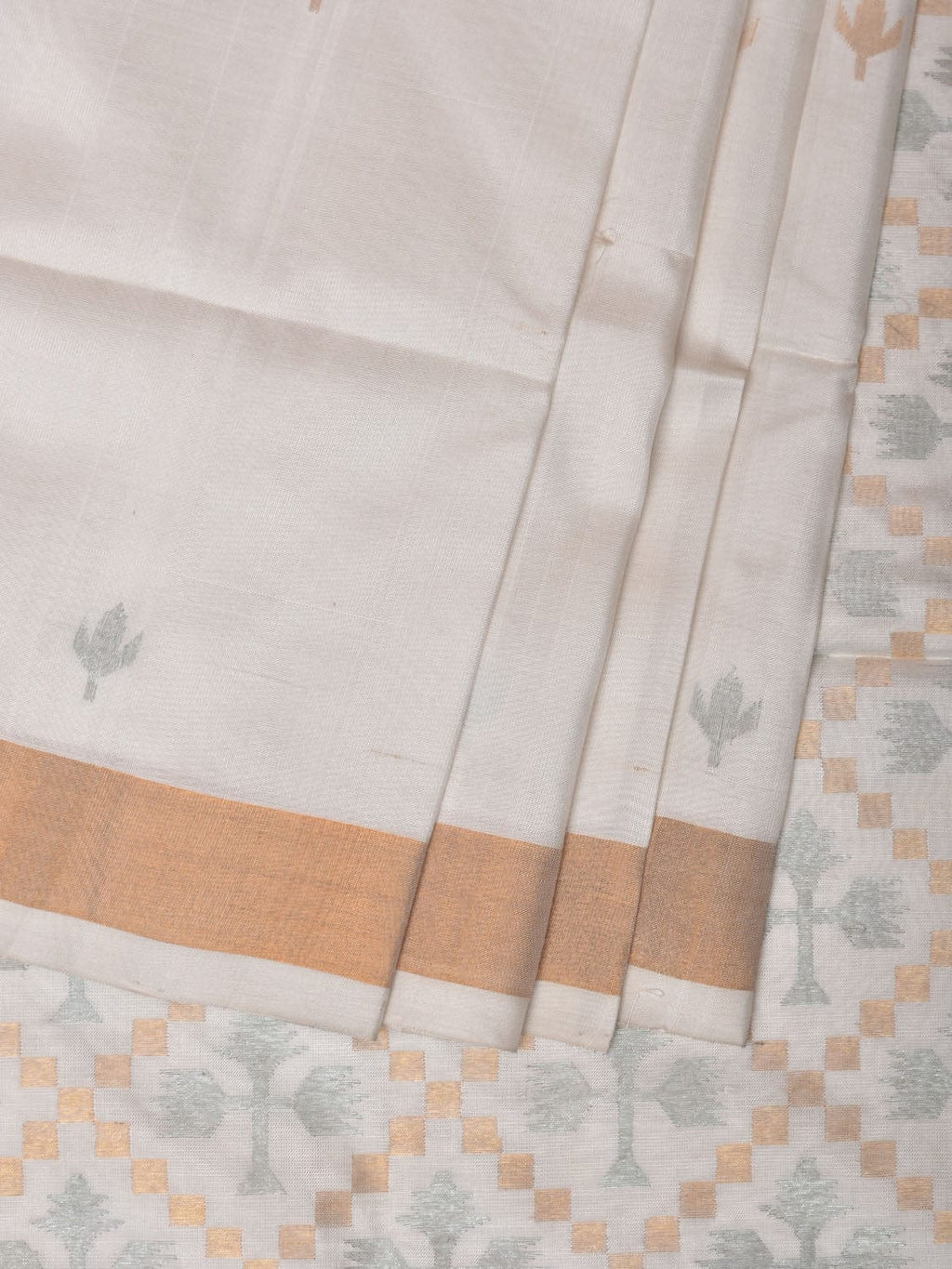White Uppada Silk Handloom Saree with Jamdani Pallu Design - Global Threads