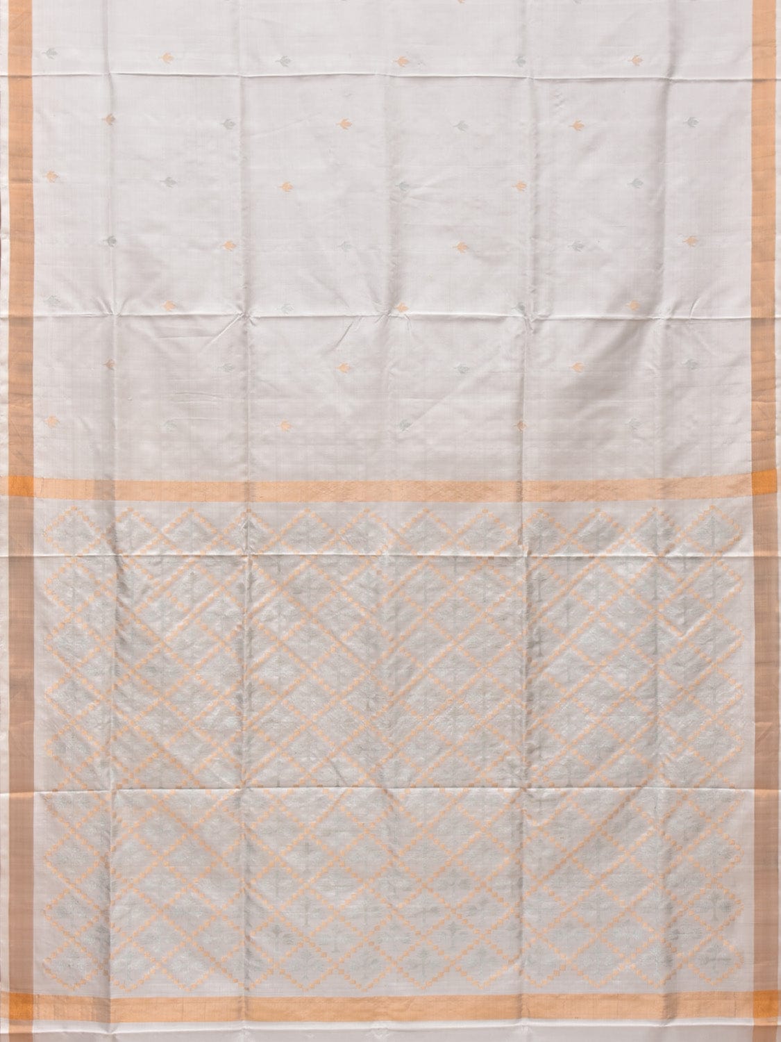White Uppada Silk Handloom Saree with Jamdani Pallu Design - Global Threads