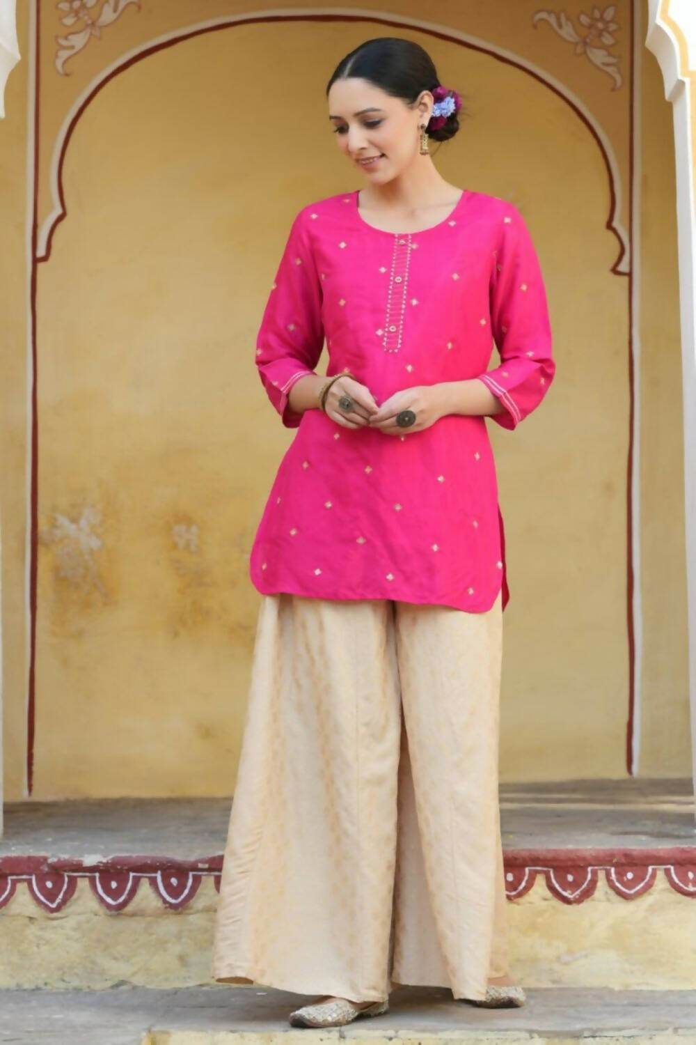 Juniper Women Fuchsia Shantoon Embroidered Straight Tunic