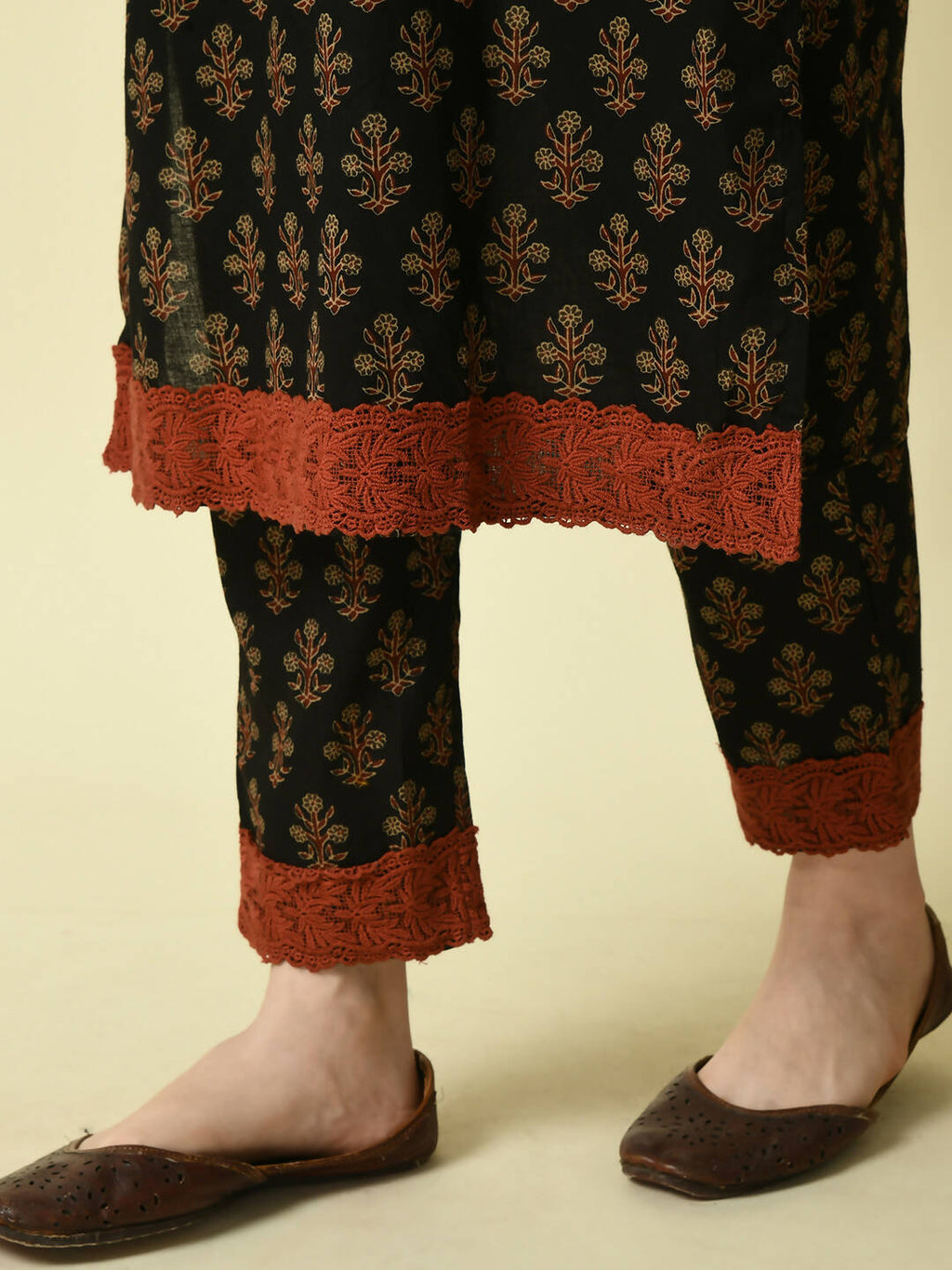 Myshka Women's Black Printed Kurta With Trouser