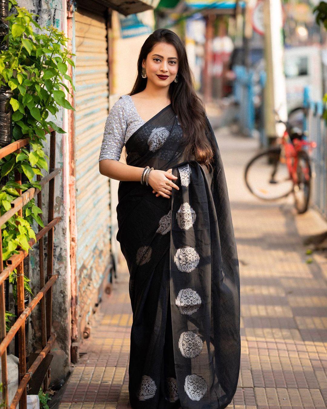 Black Pure Linen Woven Design Saree with Unstitched Blouse - A2M - Distacart