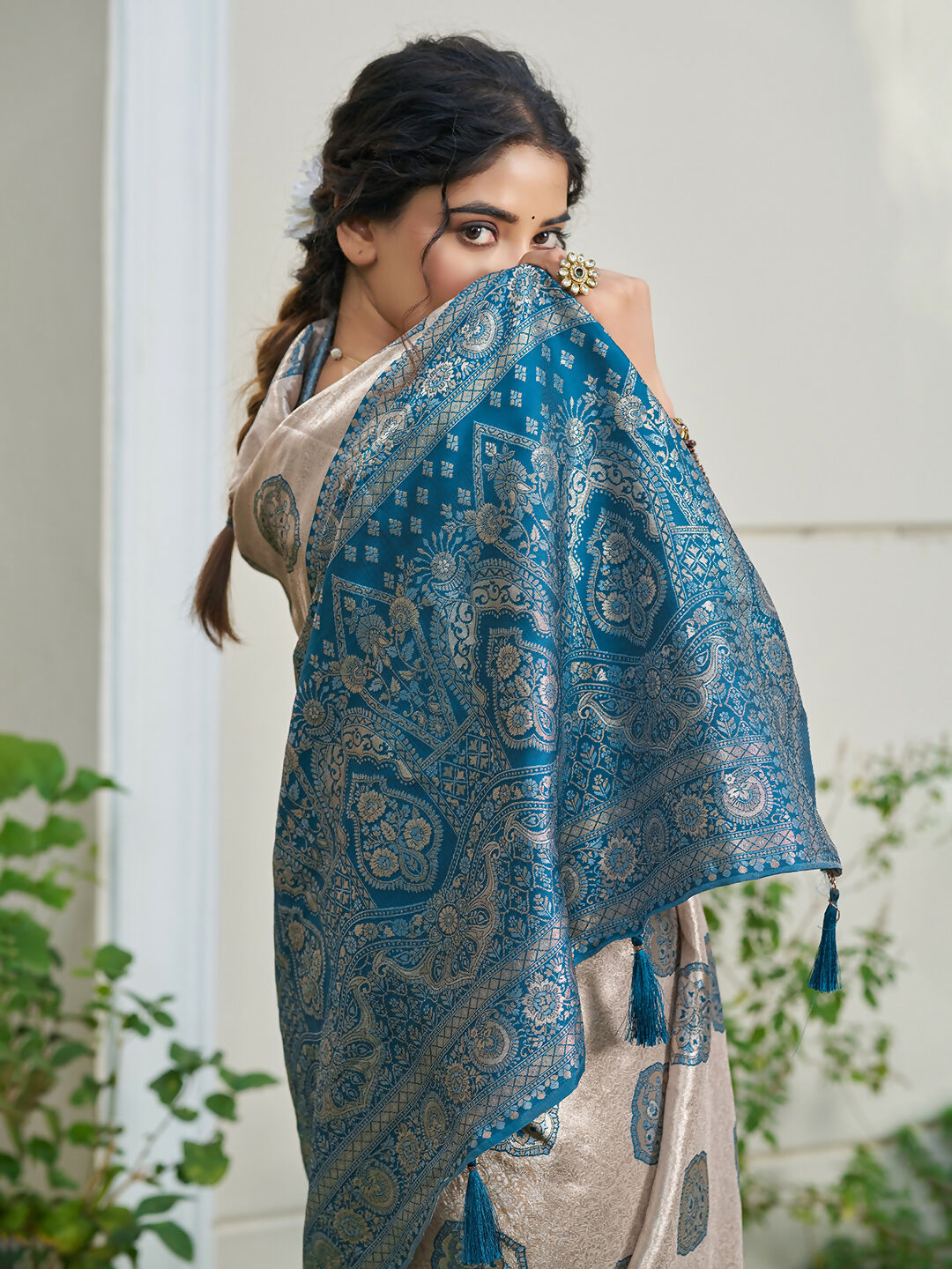 Shree Shyam Fashion Cream With Blue Silk Blend Saree - Distacart