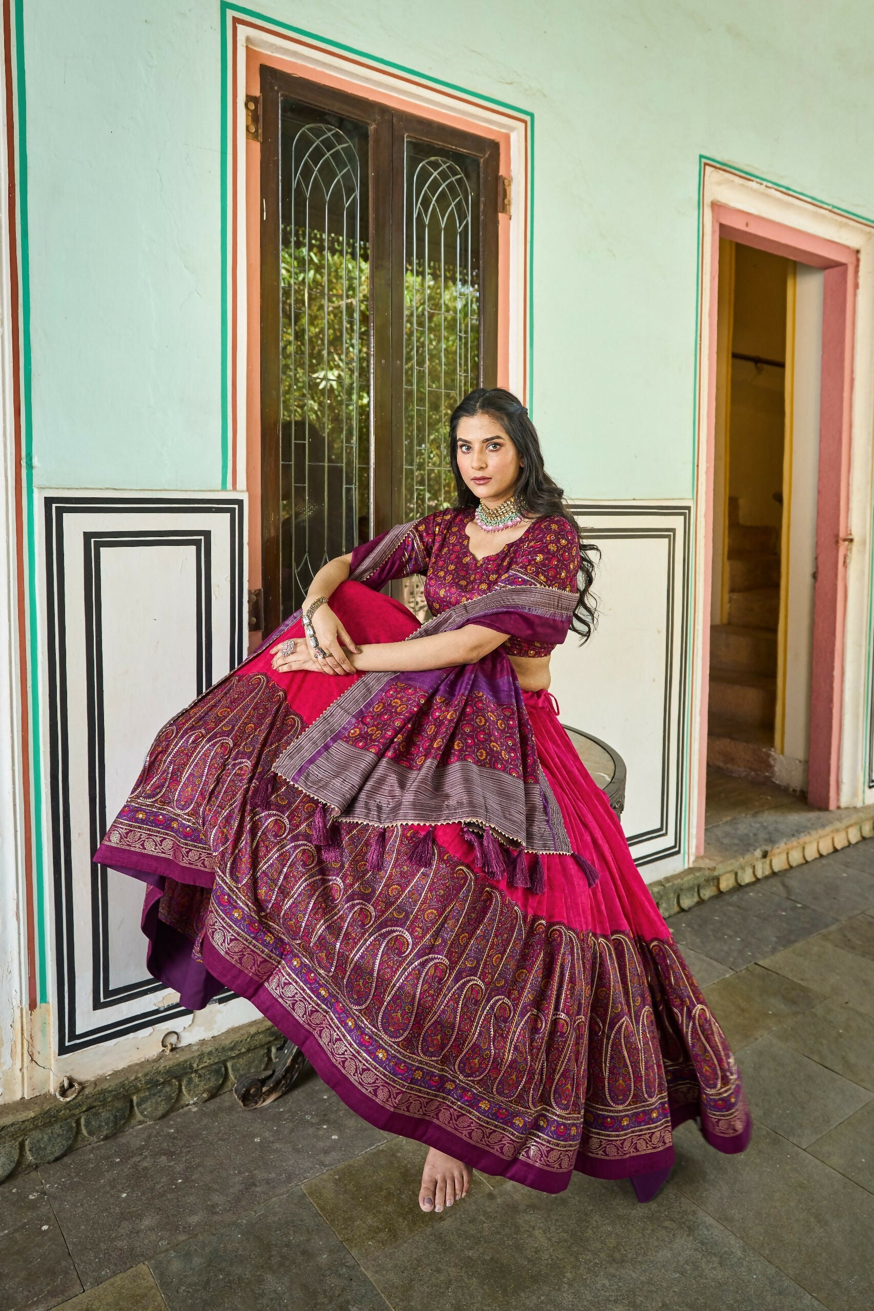 Vastranavya Kashmiri Print With Foil Print Lehenga With Unstitched Printed Blouse - Pink
