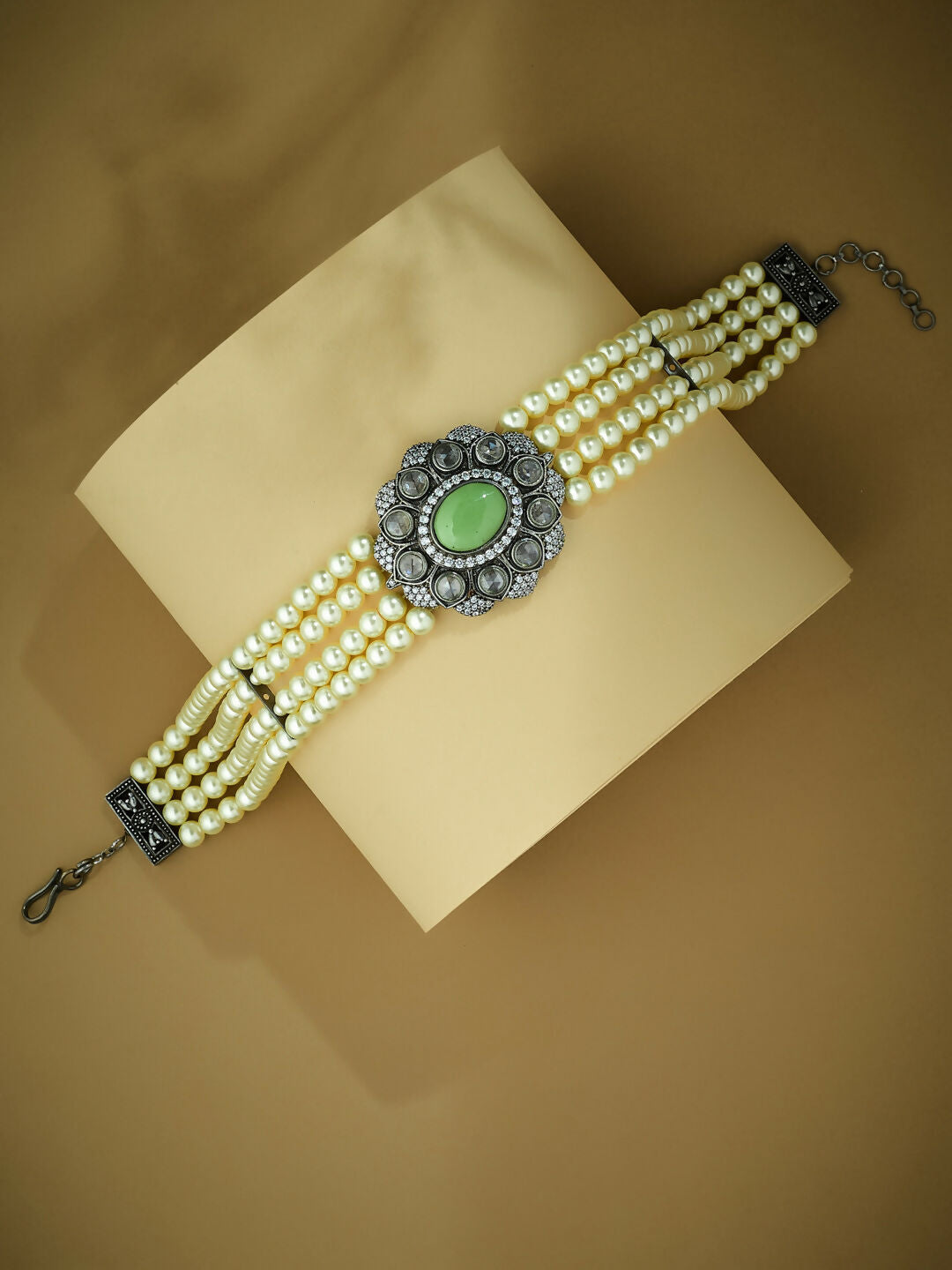 Nuyug Pearl Beaded Jade Stone Choker Necklace