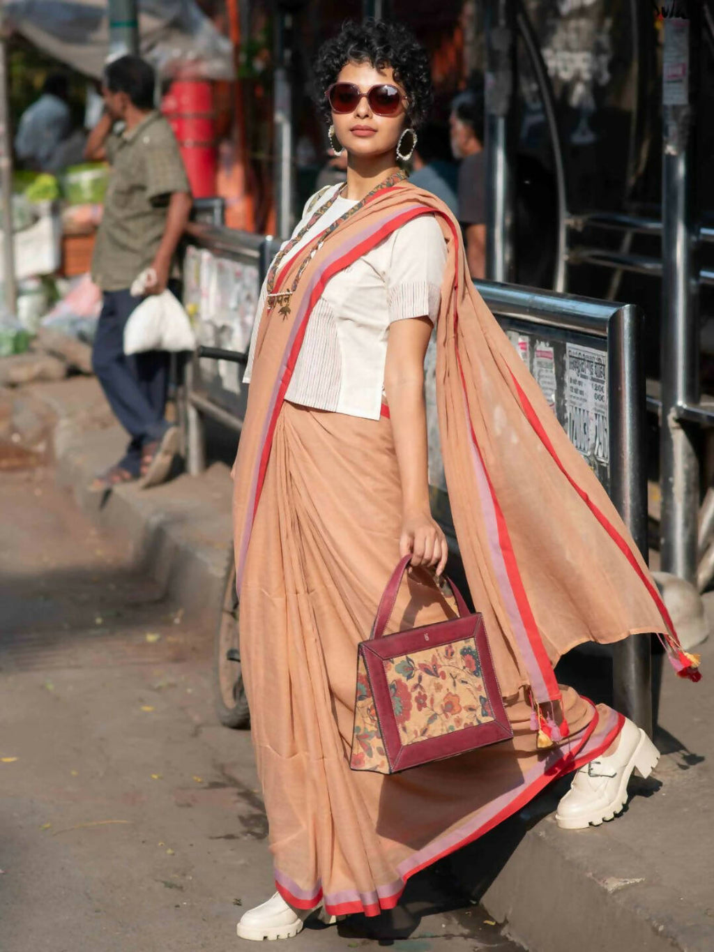 Suta Beige Solid Mul Cotton Saree - Distacart