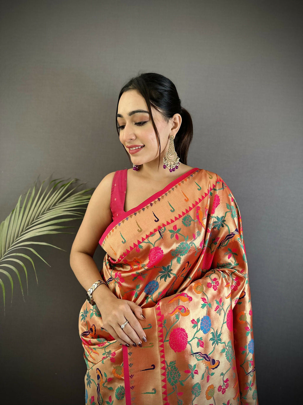 Joban Fashion Pastel Red Mughal-Inspired Motifs Soft Silk Paithani Saree - Distacart