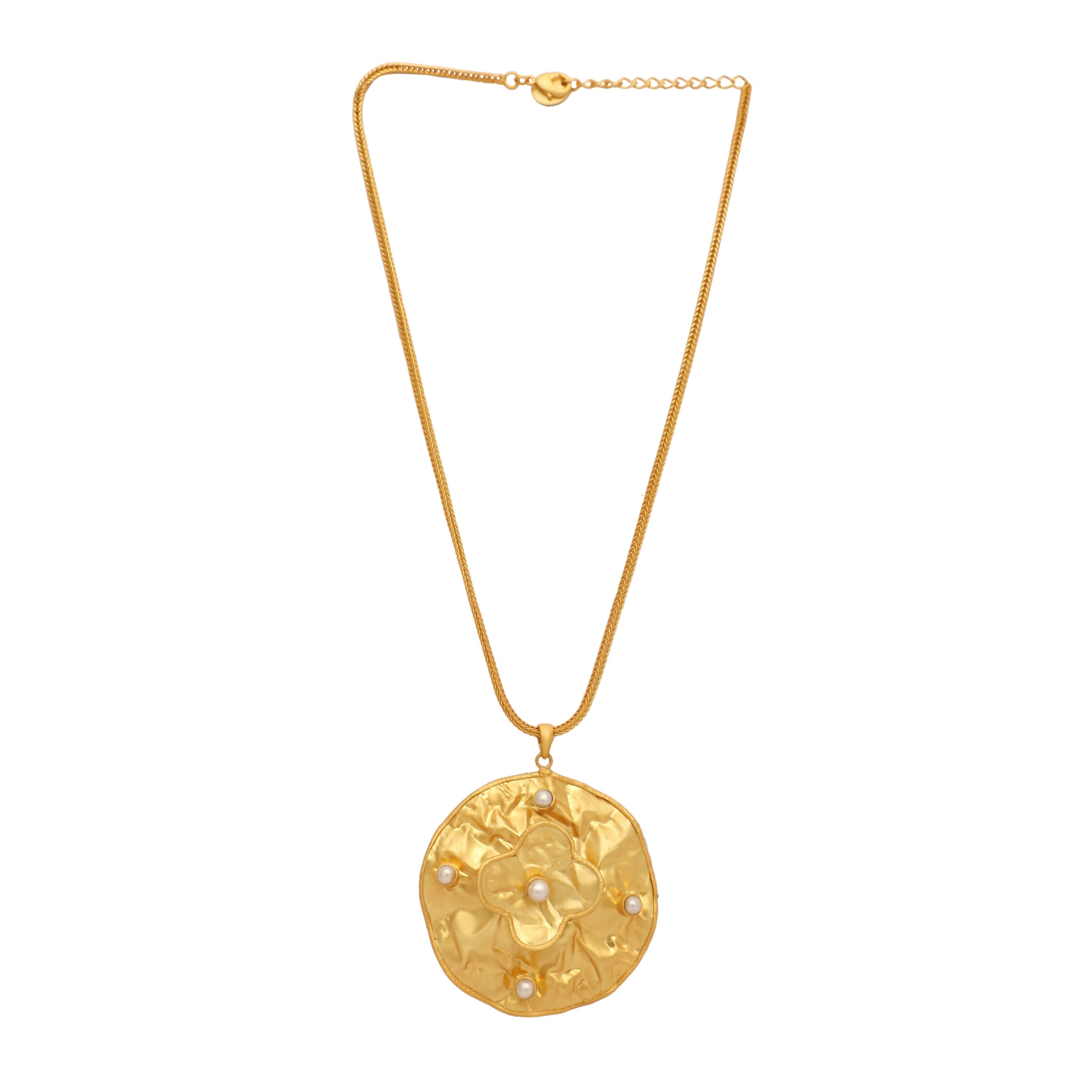 Nuyug 18K Gold-Plated Pearl Embellished Minimal Chain Textured Surface Floral Pendant Necklace