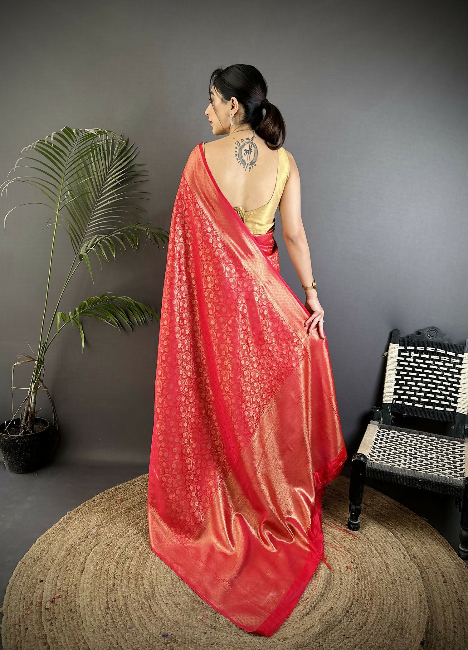 Joban Fashion Red Floral & Paisley Motifs Soft Satin Silk Banarasi Saree - Distacart