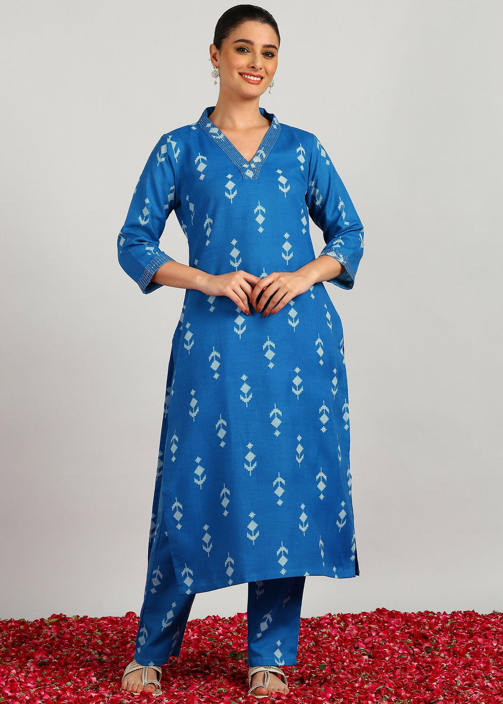 Aavyora Women's Blue Ikat Printed Ethnic Co-ord Set - Distacart