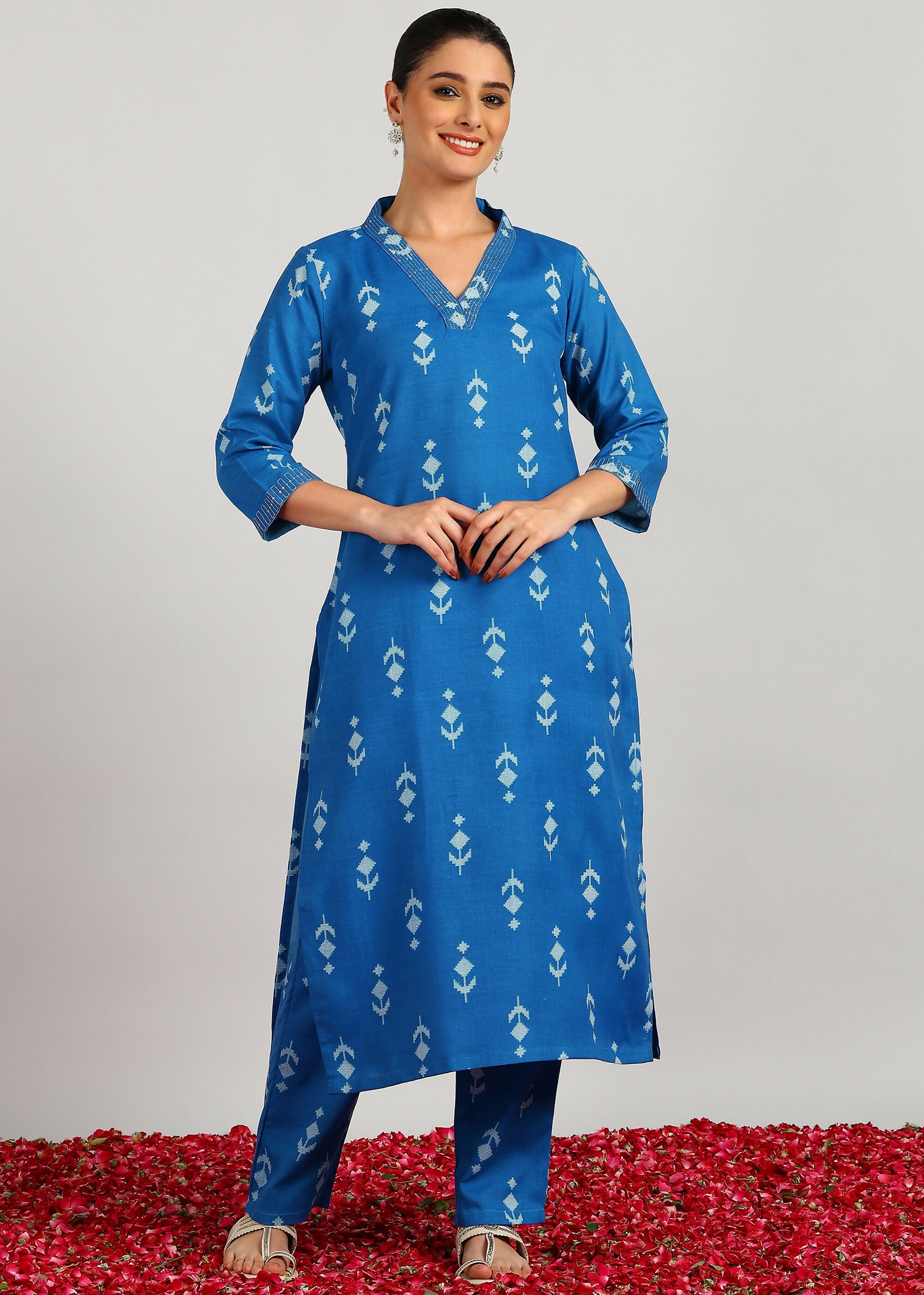Aavyora Women's Blue Ikat Printed Ethnic Co-ord Set - Distacart