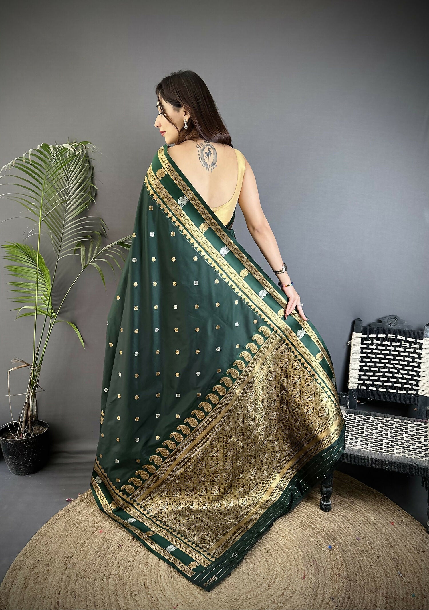 Joban Fashion Dark Green Banarasi Soft Silk Woven Saree - Distacart