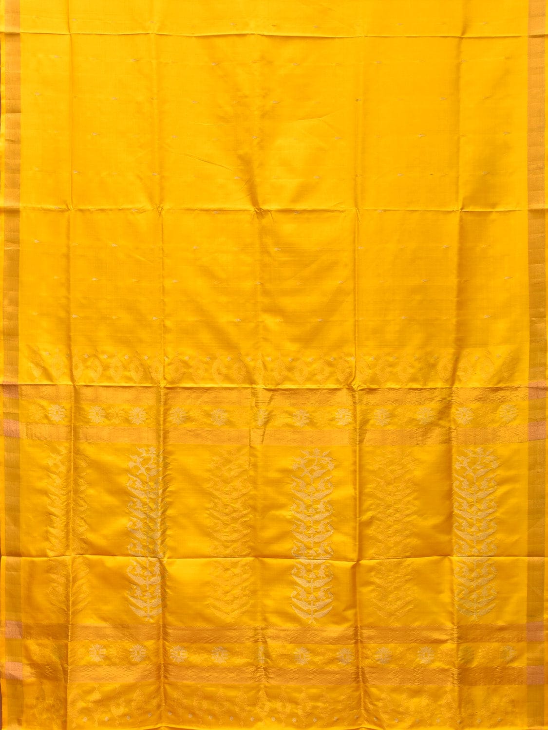 Yellow Uppada Silk Handloom Saree with Karpur Pallu Design - Global Threads