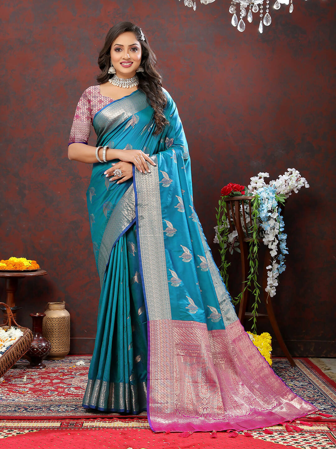 Lorenvalley Fashion Rama Soft Silk Woven Design Zari Weaving Saree