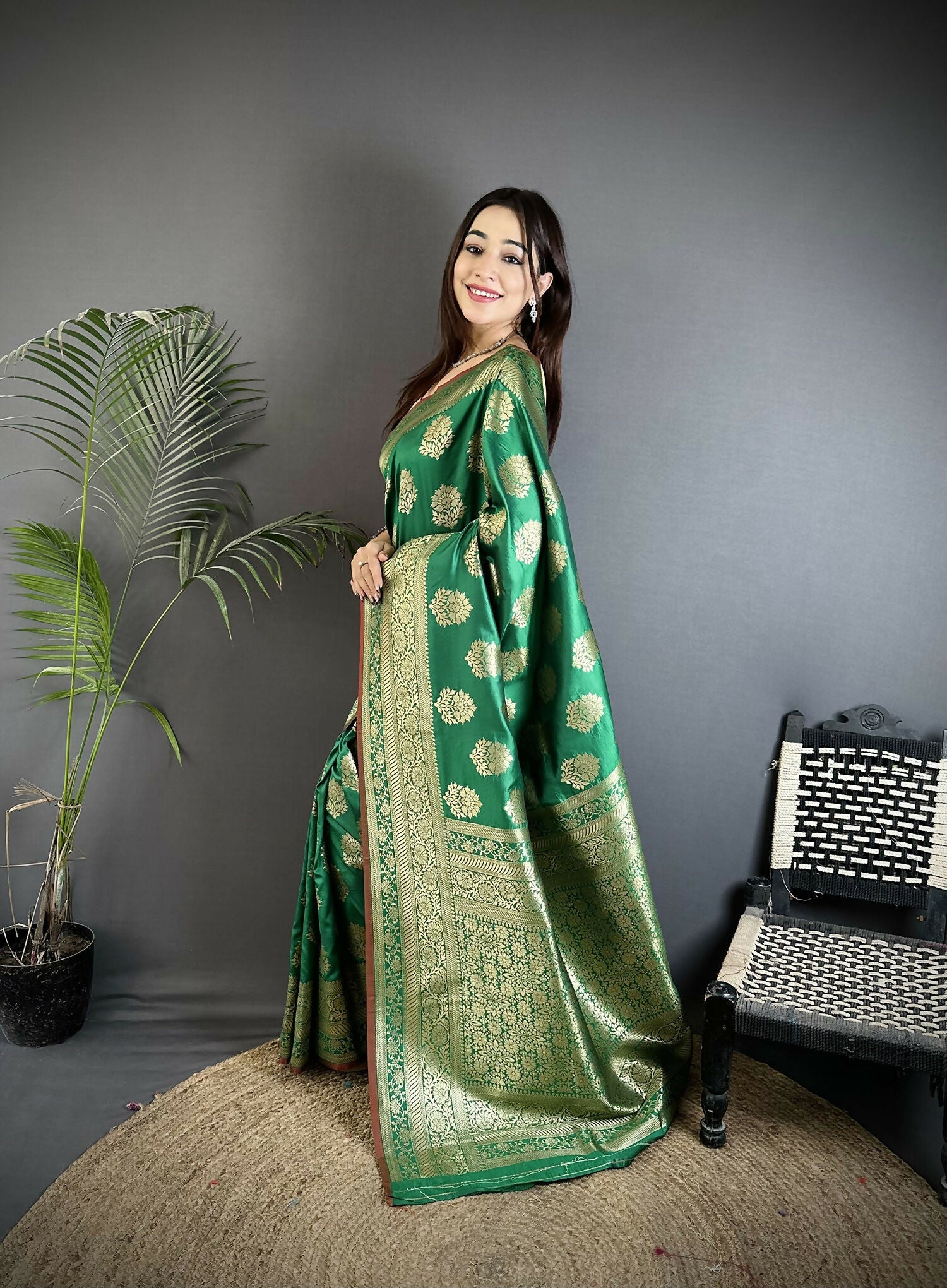 Joban Fashion Green Ethnic Floral Motifs Soft Lichi Silk Banarasi Saree - Distacart