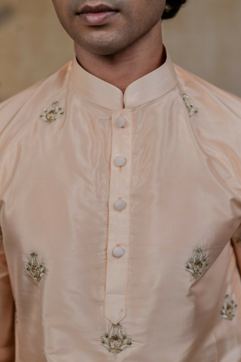 Semi Pattu Peach Ananta Kurta Set By Hilo Design