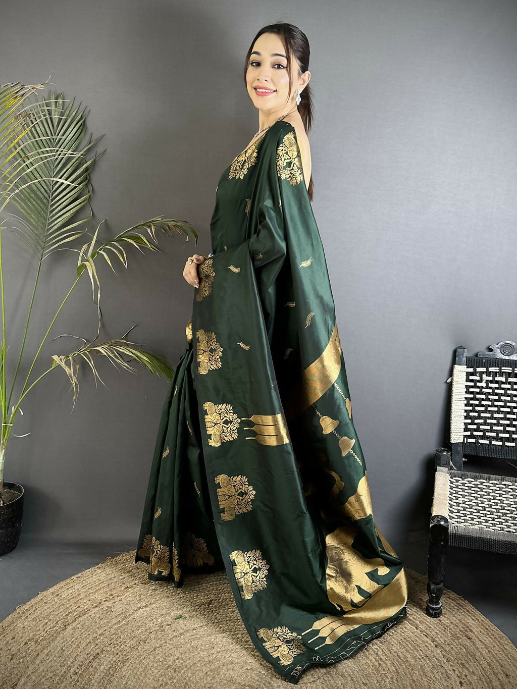 Joban Fashion Bottle Green Motifs Zari Weaving Soft Silk Banarasi Saree