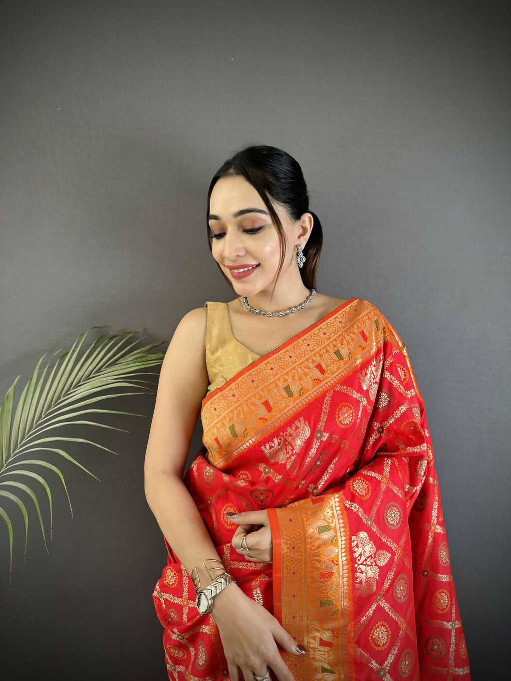 Joban Fashion Red Geometric Pattern Soft Silk Patola Saree - Distacart