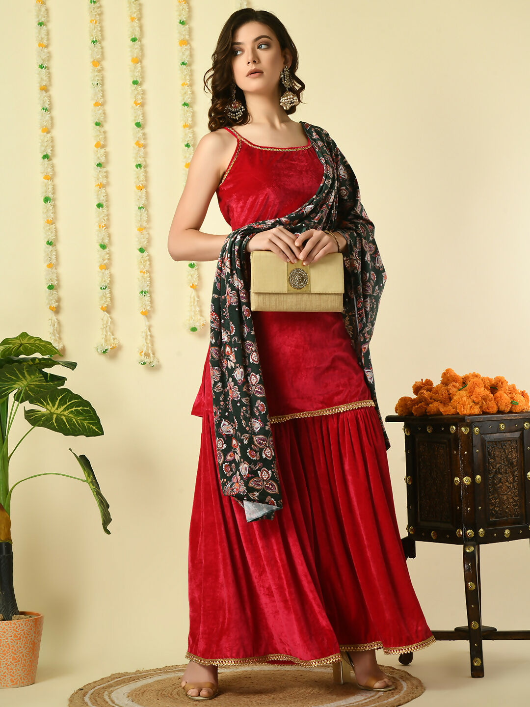 Myshka Women's Pink Velvet Kurti & Sharara With Dupatta Party Sets