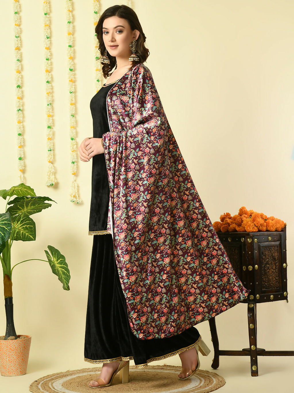 Myshka Women's Black Velvet Kurti & Sharara With Dupatta Party Sets