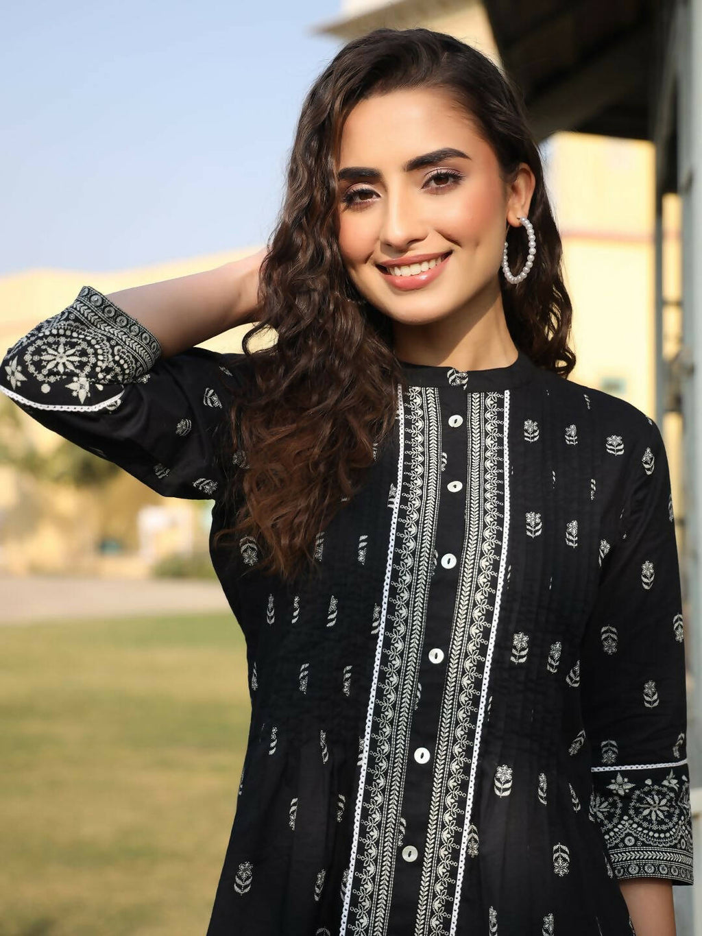 Juniper Women's Black Cambric Floral Printed Tunic - Distacart