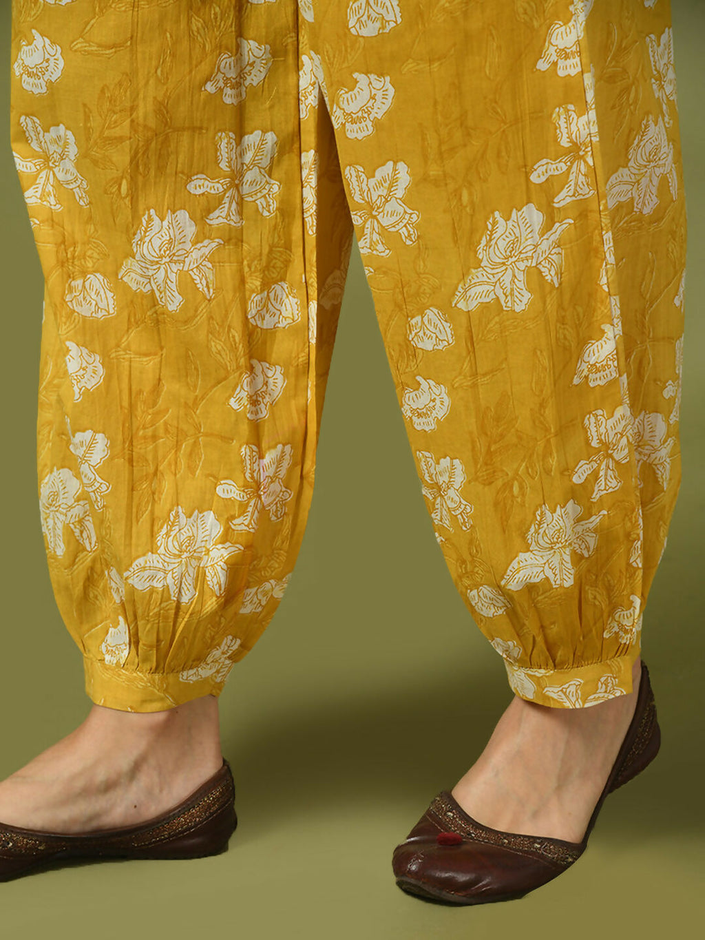 Myshka Women's Yellow Printed Cotton Round Neck Party Tunic With Trousers Co-ord set