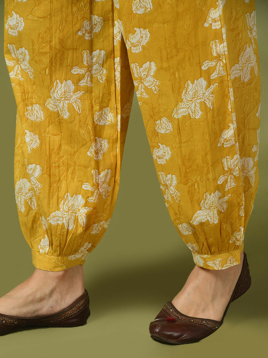 Myshka Women's Yellow Printed Cotton Round Neck Party Tunic With Trousers Co-ord set