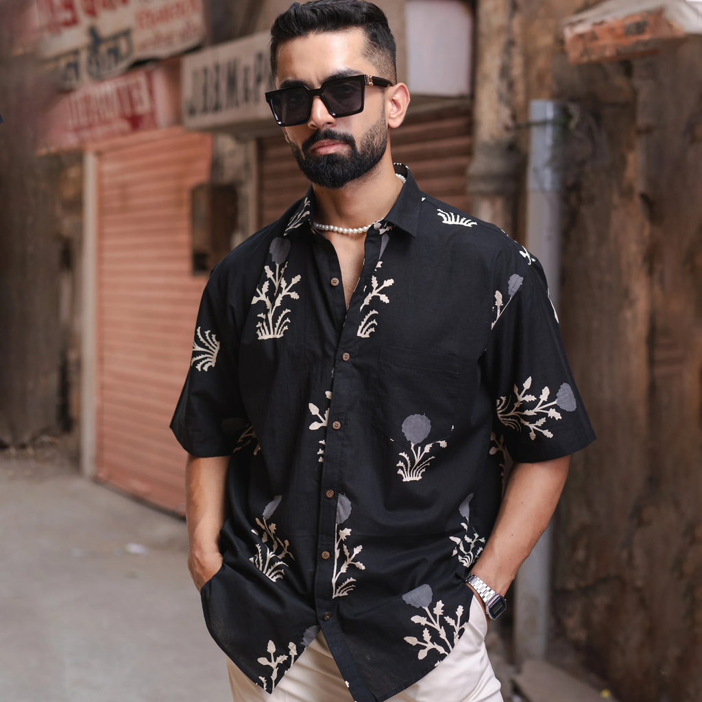 Miravan Men's Black Floral Printed Half Sleeve Slim Fit shirt