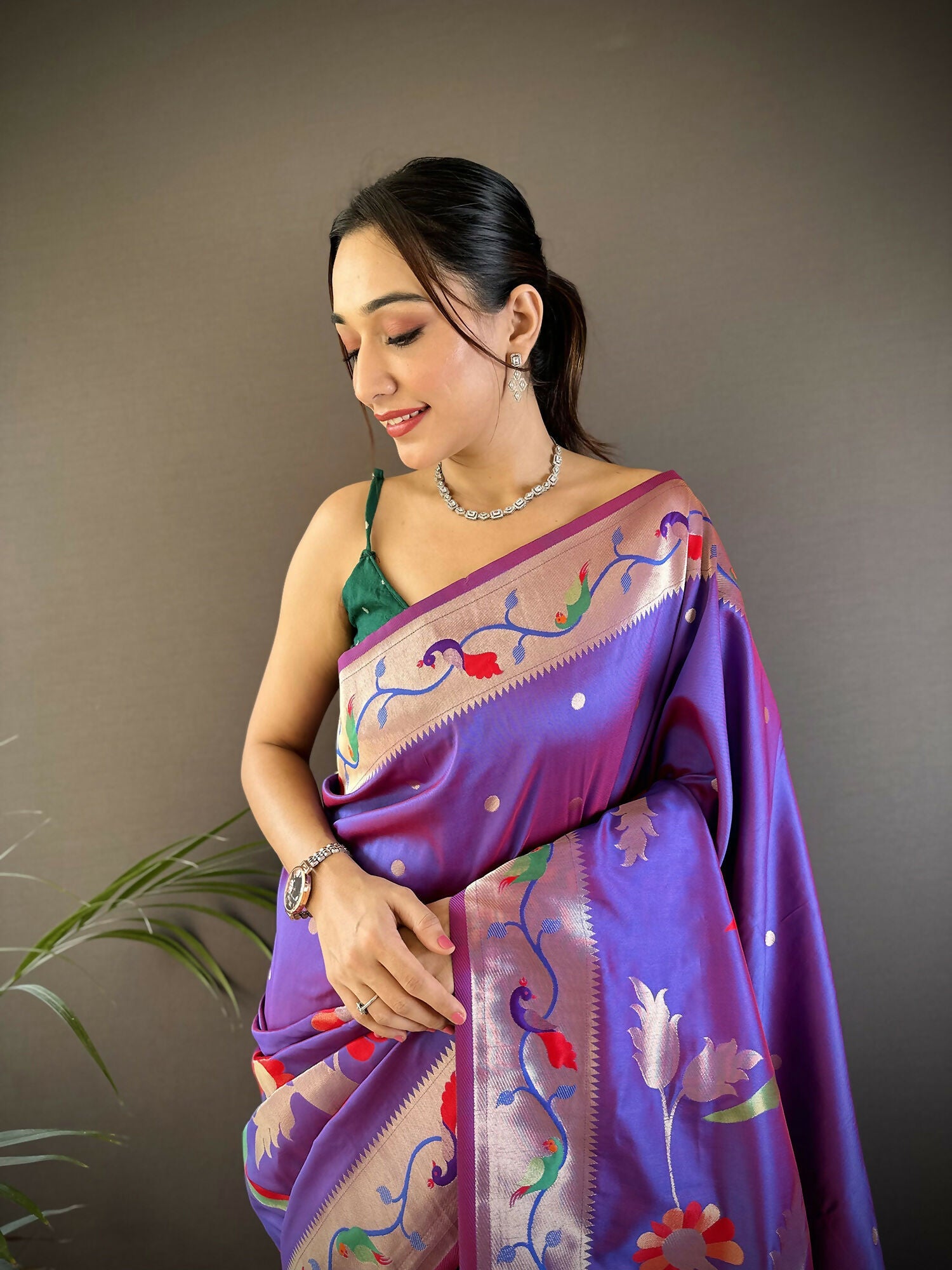 Joban Fashion Purple Zari Woven Floral Motifs Soft Silk Paithani Silk Saree - Distacart