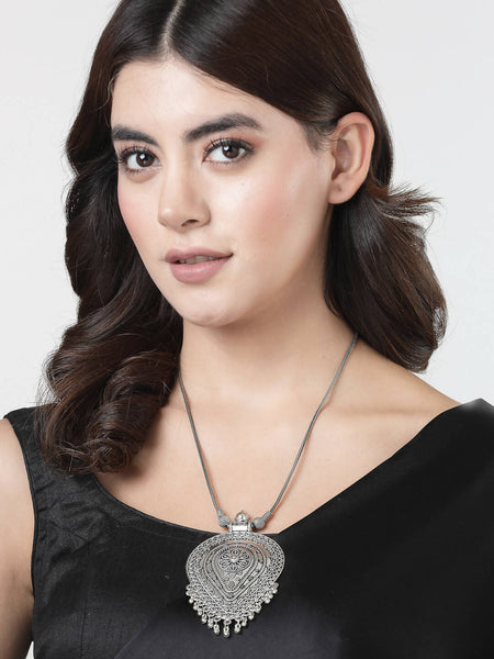 NVR Women's Elegant Silver Oxidised Brass Necklace