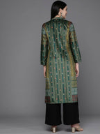 Ahalyaa Women Printed Gotta Patti Velvet Kurta - Green Color