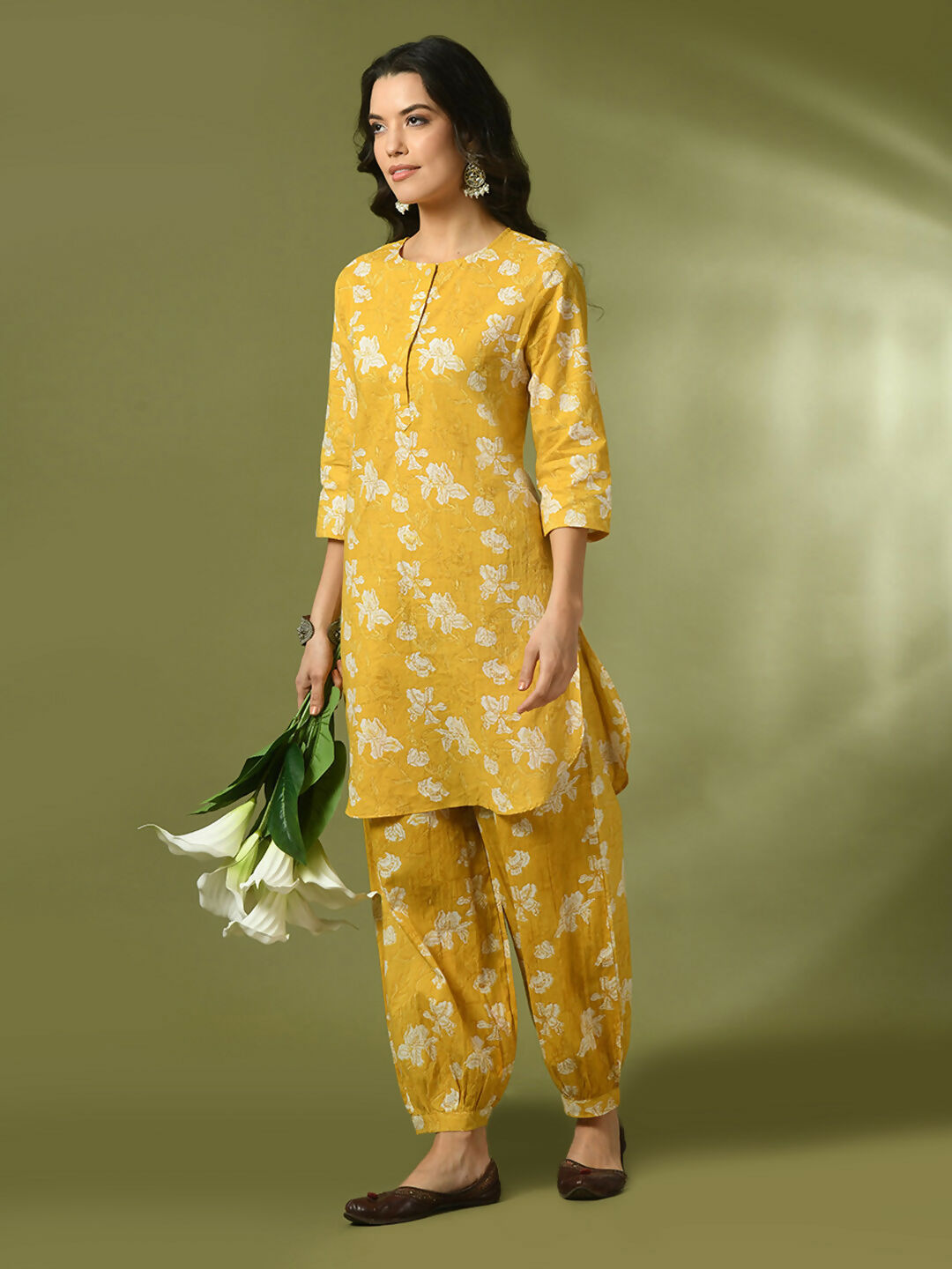 Myshka Women's Yellow Printed Cotton Round Neck Party Tunic With Trousers Co-ord set