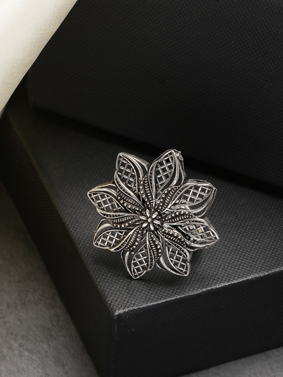 NVR Women's Silver-Toned Floral Shape Adjustable Finger Ring